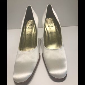 Alida white satin HH pump with round toe